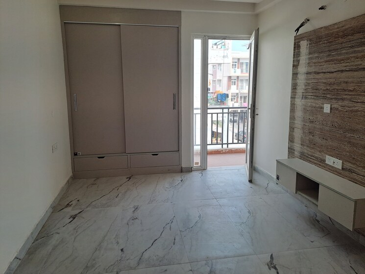 Room, patiala road 3 Bedroom 1100 Sq.Ft. Builder Floor In Patiala Road Zirakpur 9308980