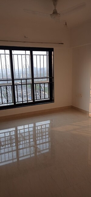 Room in 2 BHK Apartment at Nidhaan Clover B, Govandi East – for Rent