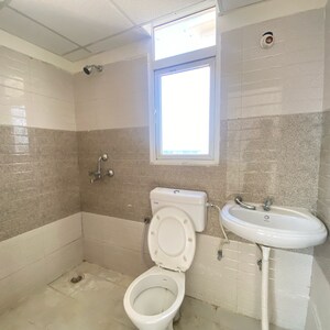 Bathroom in 2 BHK Apartment at Signature Global Orchard Avenue, Sector 93 – for Rent
