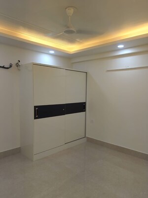 Room in 3 BHK Builder Floor at Saket – for Rent