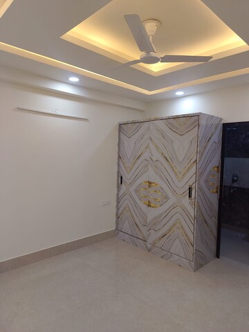 Room in 3 BHK Builder Floor at Saket – for Rent