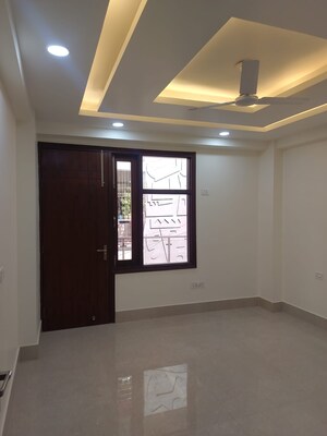 Room in 3 BHK Builder Floor at Saket – for Rent
