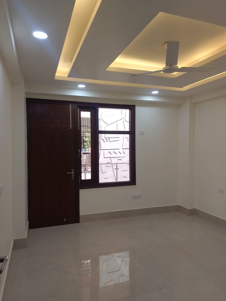 Room, saket 3 Bedroom 170 Sq.Yd. Builder Floor In Saket Delhi 9309047