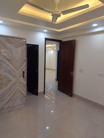 Room in 3 BHK Builder Floor at Saket – for Rent