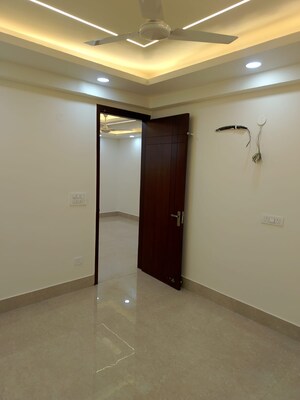 Room in 3 BHK Builder Floor at Saket – for Rent