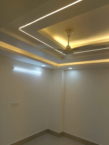 Furnished Amenities in 3 BHK Builder Floor at Saket – for Rent