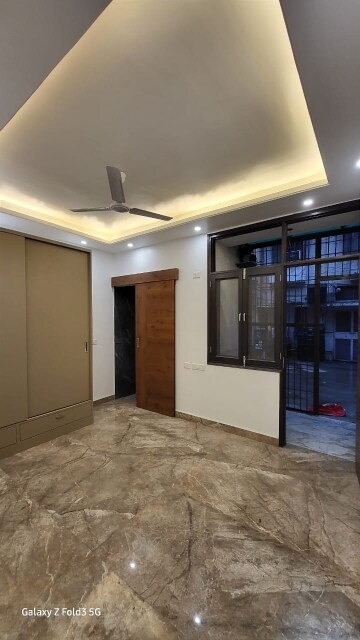 Master Bedroom in 2 BHK Builder Floor at Kalkaji – for Rent
