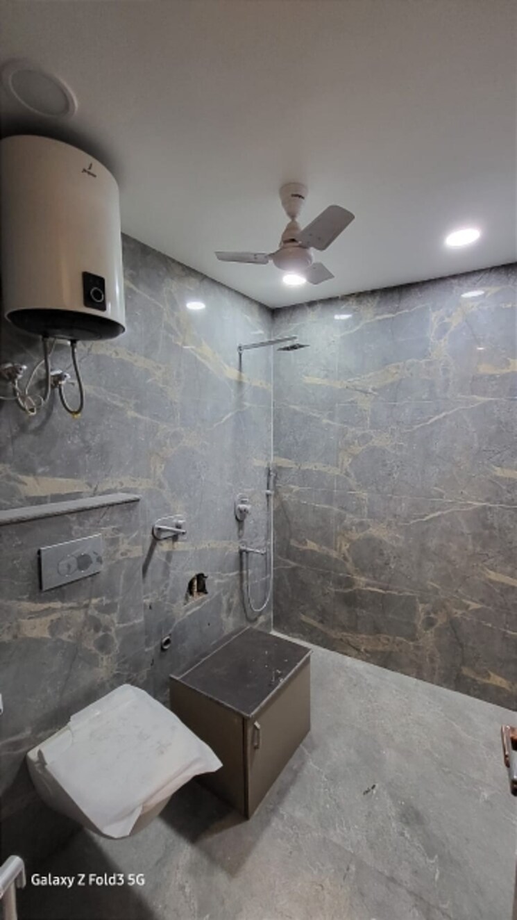 Bathroom, kalkaji 2 Bedroom 900 Sq.Ft. Builder Floor In Kalkaji Delhi 9309073