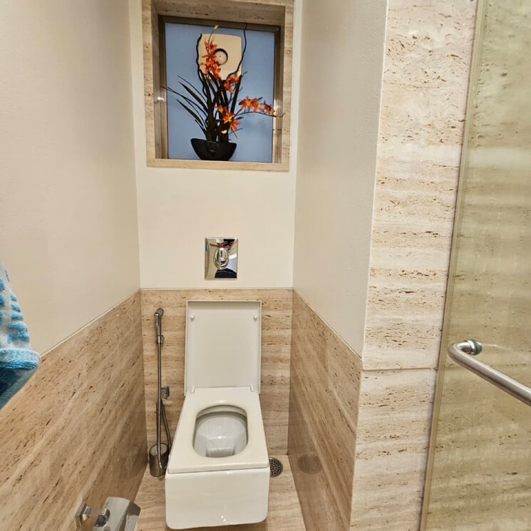 Bathroom, oberoi-springs 2.5 Bedroom 1000 Sq.Ft. Apartment In Andheri West Mumbai 9309068