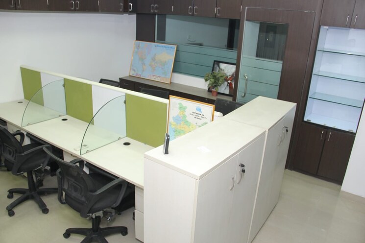 Team Area, haware-fantasia Commercial Office Space 680 Sq.Ft. In Vashi Sector 28 Navi Mumbai 9309060