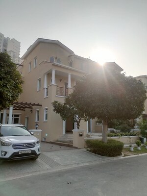 5 BHK Villa – Exterior View View at Emaar Marbella, Sector 66 - for Rent