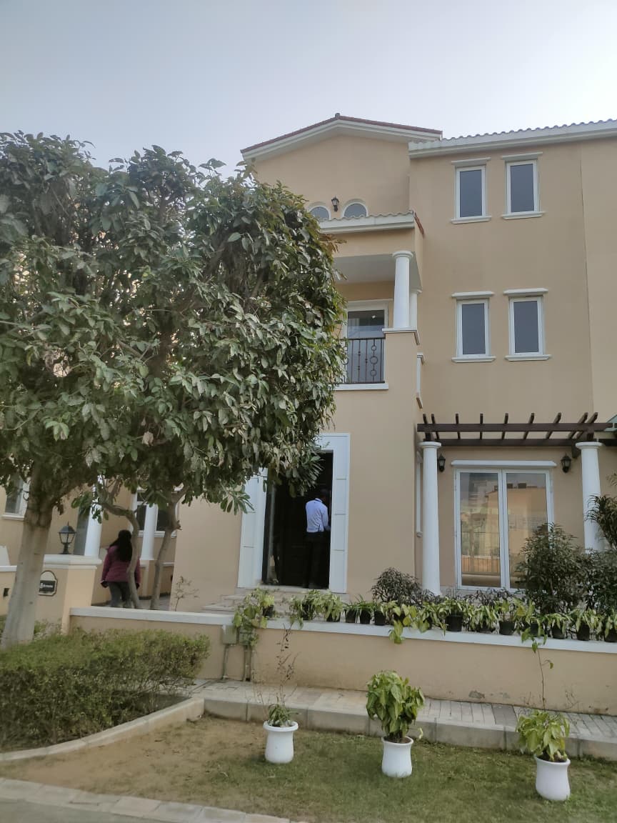 5 BHK + Servant Room 360 Sq.Yd. Villa in Emaar Marbella