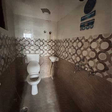 Bathroom in 2 BHK Villa at Chinhat – for Rent