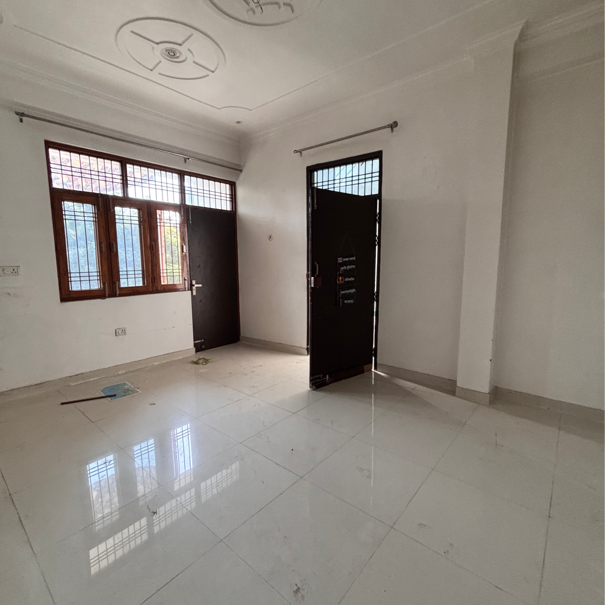 2 BHK + Servant Room Villa For Rent in Chinhat