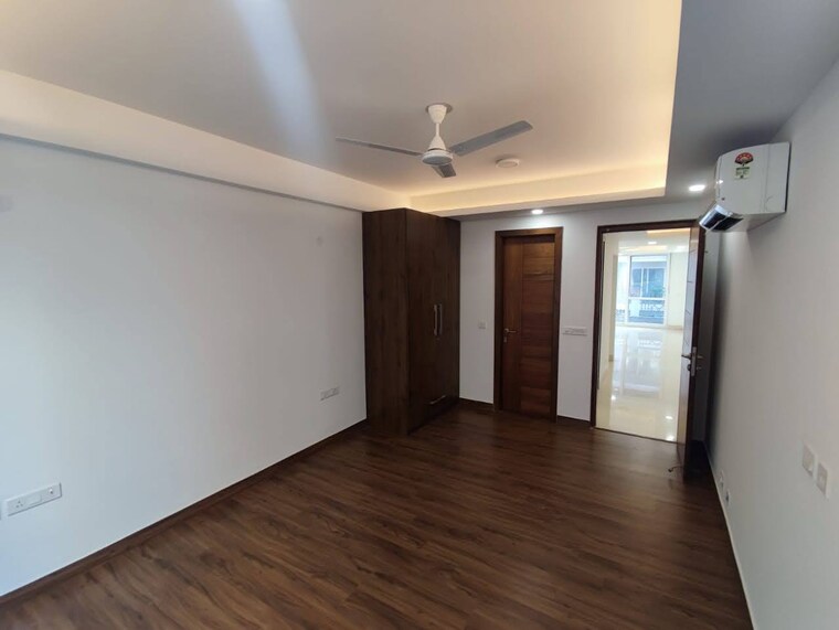 Room, lajpat nagar 4 3 Bedroom 1125 Sq.Ft. Builder Floor In Lajpat Nagar 4 Delhi 9309116