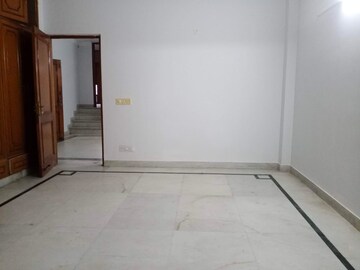 Room in 3 BHK Builder Floor at Lajpat Nagar 4 – for Rent