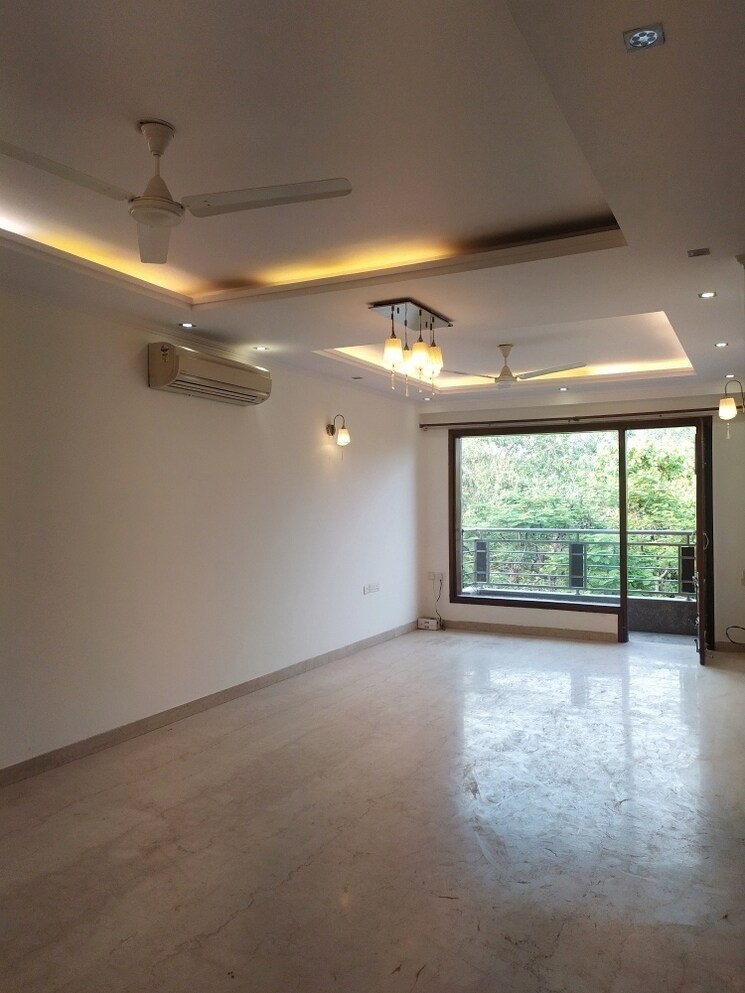 Living Room, kalkaji 3 Bedroom 1800 Sq.Ft. Builder Floor In Kalkaji Delhi 9309123