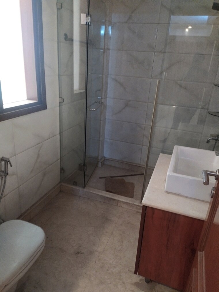 Attached Bathroom, kalkaji 3 Bedroom 1800 Sq.Ft. Builder Floor In Kalkaji Delhi 9309123