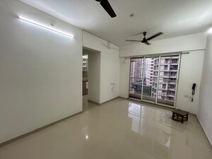 Room in 2 BHK Apartment at Lodha Amara, Kolshet Road – for Rent