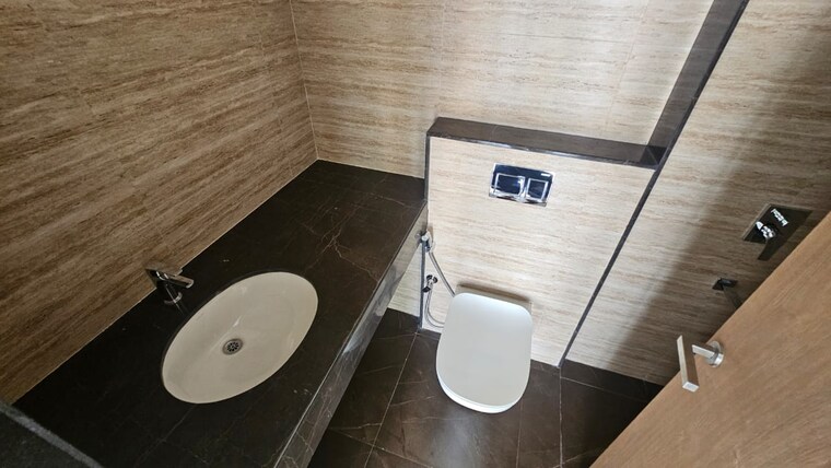 Bathroom, lodha-vista 2 Bedroom 646 Sq.Ft. Apartment In Lower Parel Mumbai 9309120