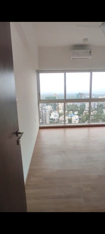 Room in 3 BHK Apartment at Runwal Forests, Kanjurmarg West – for Rent