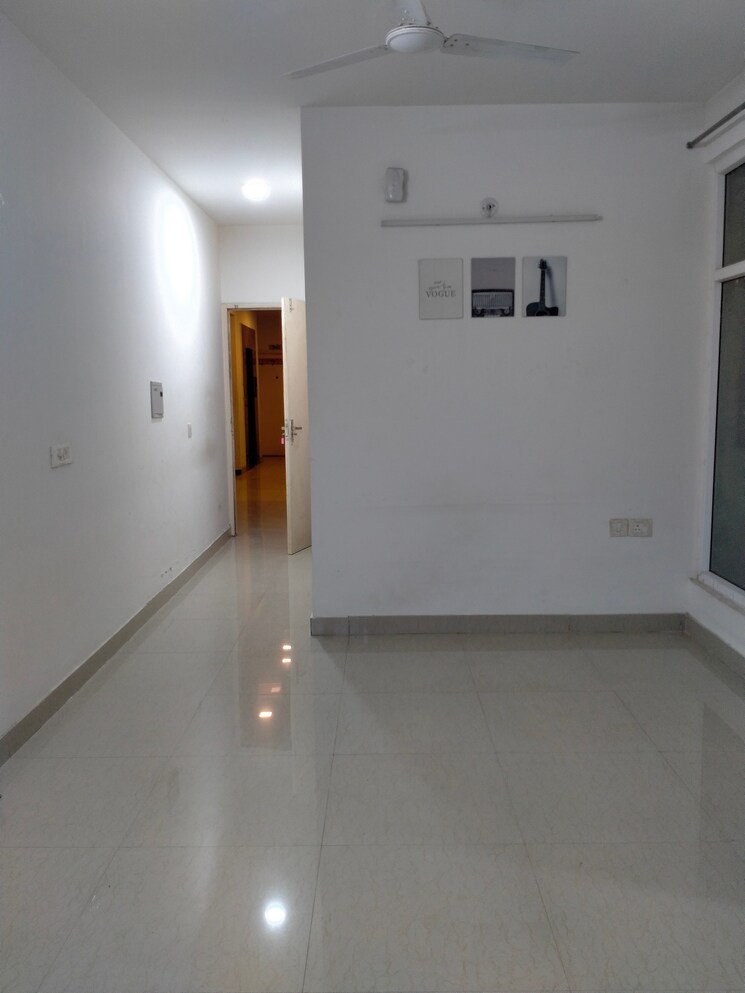 Room, tulip-lemon 2 Bedroom 526 Sq.Ft. Apartment In Sector 69 Gurgaon 9309158