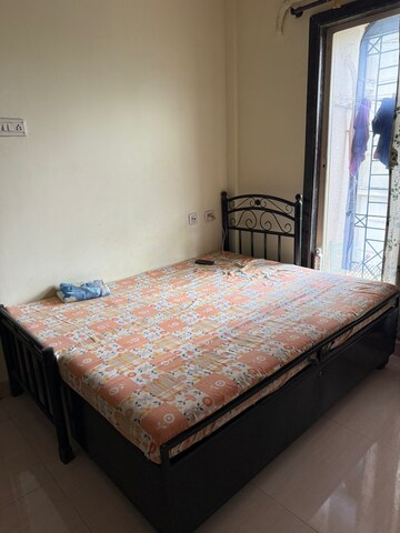 Bedroom in 3 BHK Apartment at Kalpataru Immensa, Kolshet Road – for Rent