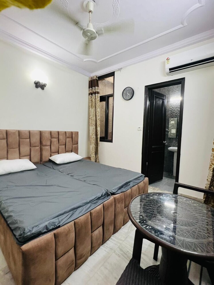 Bedroom, sultanpur 3 Bedroom 1250 Sq.Ft. Builder Floor In Sultanpur Delhi 9309152
