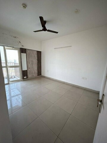 2 BHK Apartment For Rent in Panchsheel Greens, Sector 16 Greater Noida
