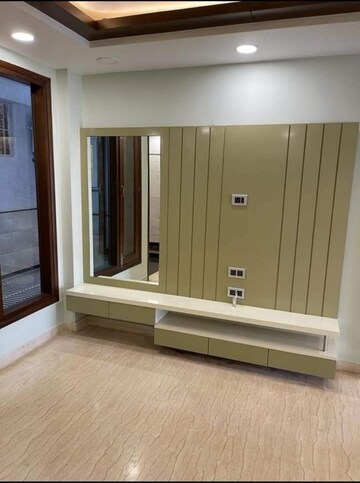 Master Bedroom in 3 BHK Builder Floor at Chittaranjan Park – for Rent