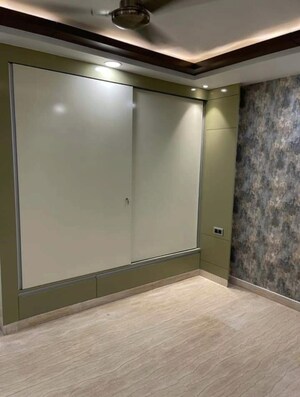 Master Bedroom in 3 BHK Builder Floor at Chittaranjan Park – for Rent