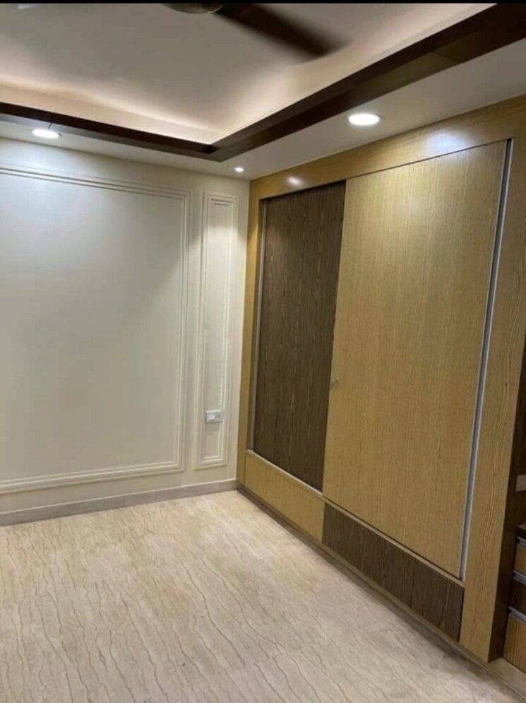 Master Bedroom, chittaranjan park 3 Bedroom 233 Sq.Yd. Builder Floor In Chittaranjan Park Delhi 9309187