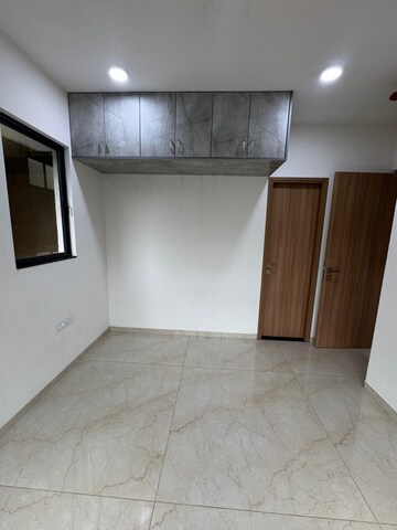 Room in 2 BHK Apartment at Godrej Urban Park, Chandivali – for Rent