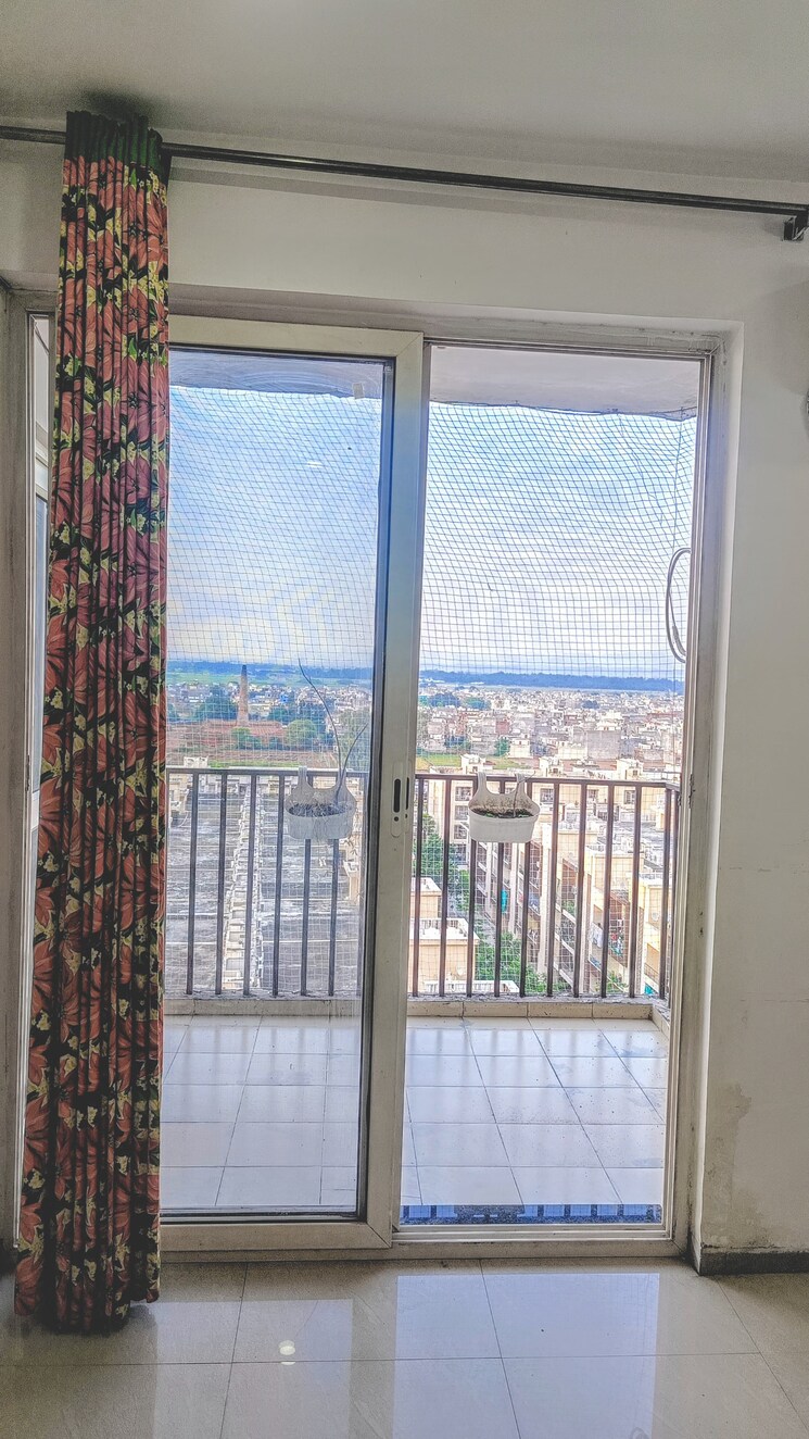 Room, trishla-city 2 Bedroom 1200 Sq.Ft. Apartment In Patiala Road Zirakpur 9309198