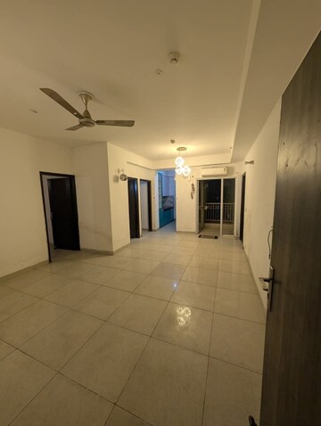 Room in 2 BHK Apartment at Ajnara Homes, Sector 16b Greater Noida – for Rent