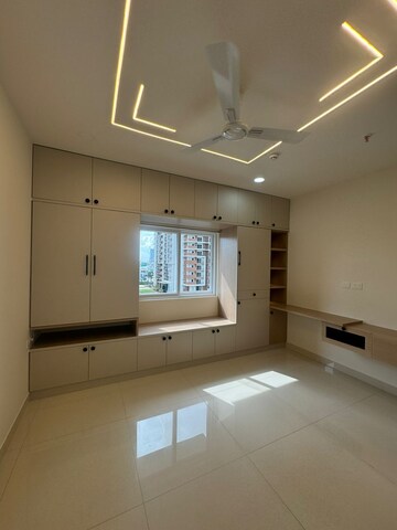 Room in 3 BHK Apartment at Prestige Tranquil, Kokapet – for Rent