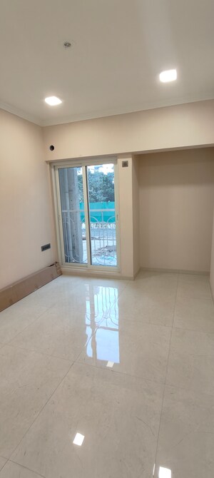 1 BHK Apartment For Sale in Raunak 108, Kasarvadavali