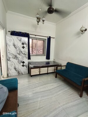Living Room in  Pg at Worli – for Rent