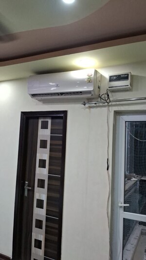 Building Lobby in 3 BHK Builder Floor at Sector 85 – for Rent