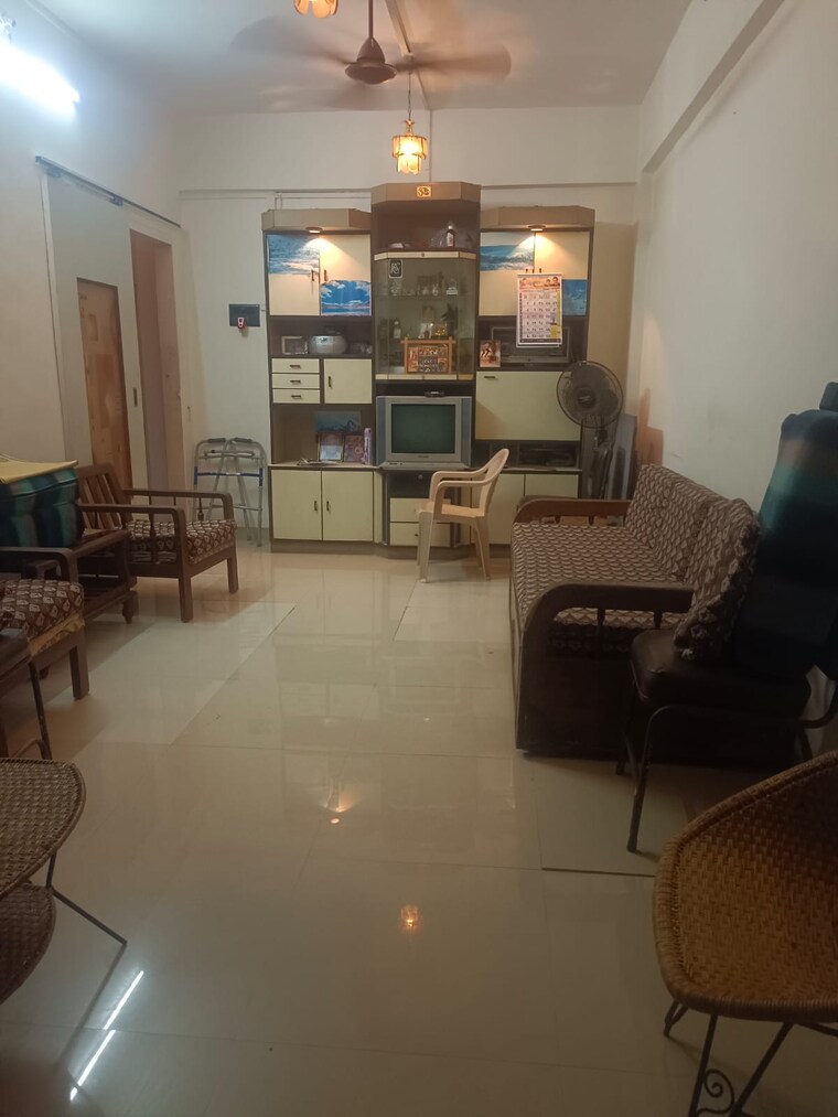 Living Room, dadar west 1 Bedroom 404 Sq.Ft. Apartment In Dadar West Mumbai 9309299