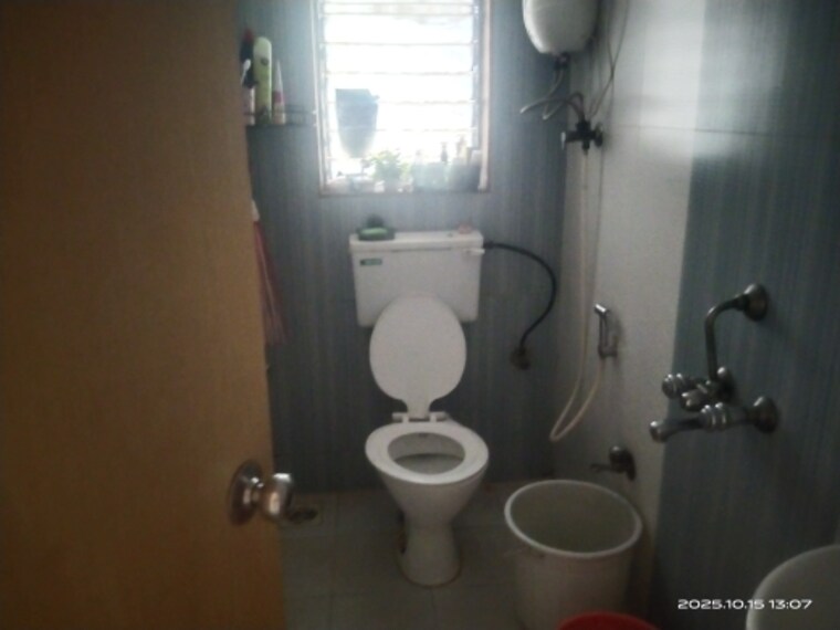 Bathroom, kalpaka-goregaon 2 Bedroom 700 Sq.Ft. Apartment In Goregaon West Mumbai 9309336