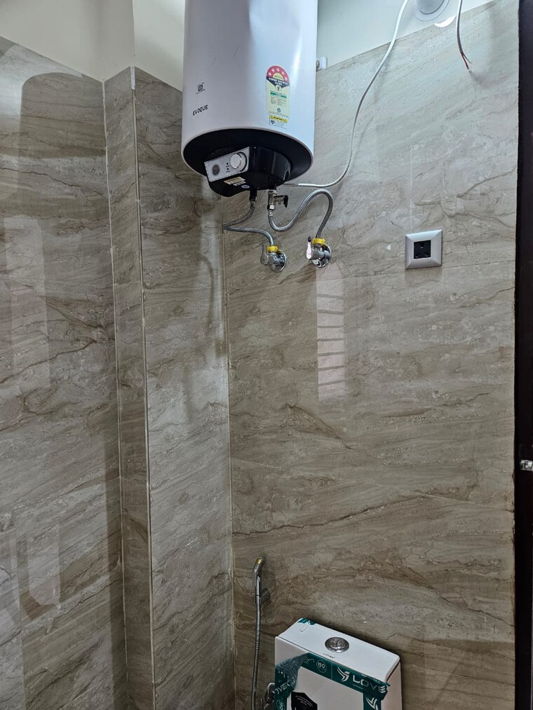 Bathroom, sector 52 1 RK 350 Sq.Ft. Builder Floor In Sector 52 Gurgaon 9309353