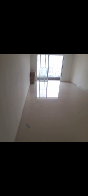 Room in 3 BHK Apartment at Runwal Nirvana, Parel – for Rent