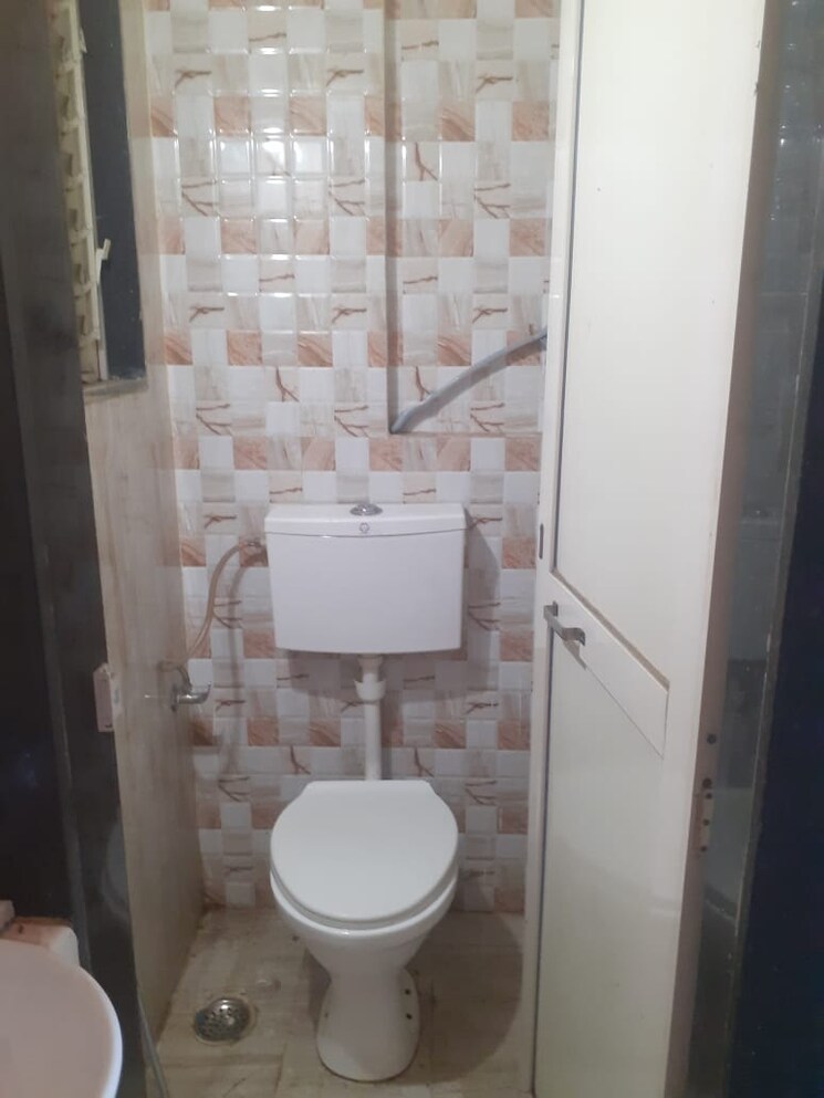 Bathroom, saraswati-meera-royale 1 RK 560 Sq.Ft. Apartment In Ambernath Thane 9309351