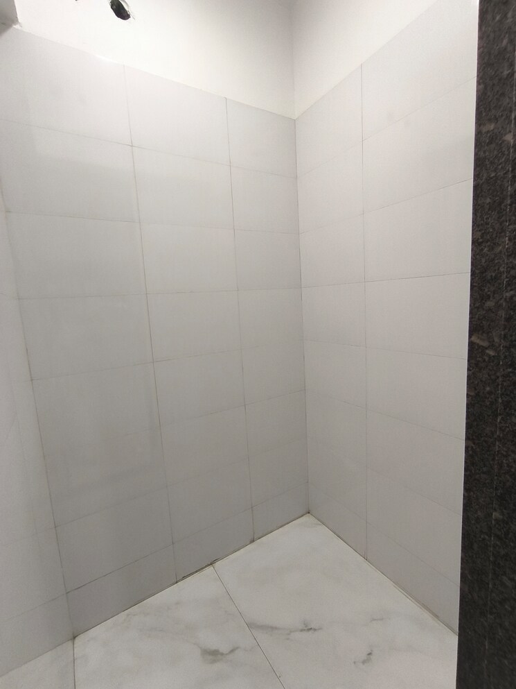 Bathroom, adajan 4 Bedroom 2800 Sq.Ft. Apartment In Adajan Surat 9309389