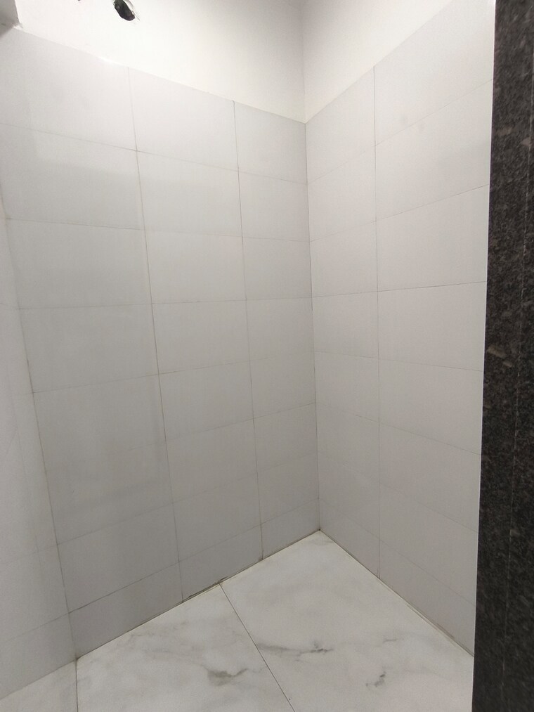 Bathroom, adajan 4 Bedroom 2800 Sq.Ft. Apartment In Adajan Surat 9309389