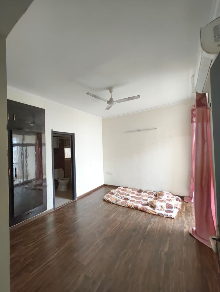 Bedroom, amrapali-crystal-homes 3 Bedroom 1375 Sq.Ft. Apartment In Sector 76 Noida 9309387