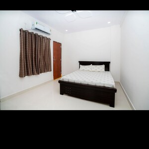 Bedroom in 2 BHK Builder Floor at Financial District – for Rent
