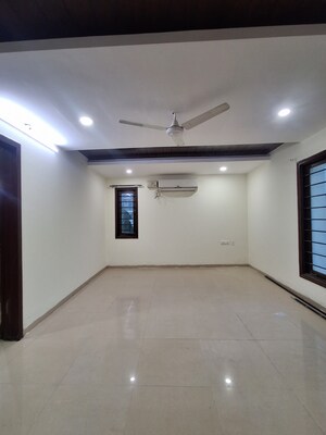 Room in 4 BHK Villa at Kondapur – for Rent
