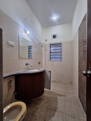 Attached Bathroom in 4 BHK Villa at Kondapur – for Rent